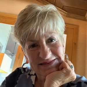 Meet your Posher, Janis